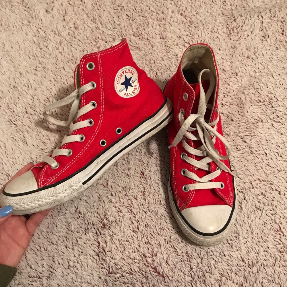 Red converse :) - Picture 2 of 3